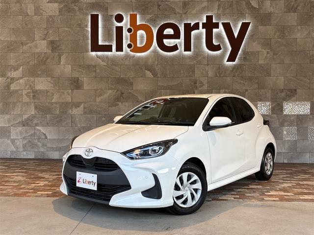 Toyota YARIS 2021 — фото автомобиля 1