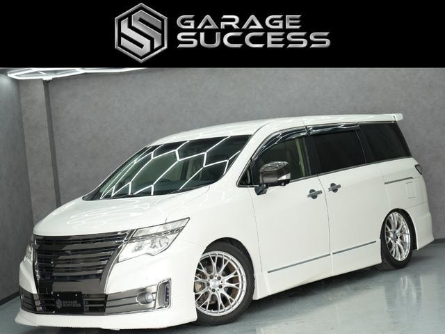 Nissan ELGRAND 2014 — фото автомобиля 1