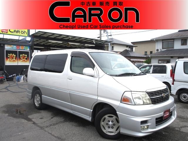 Toyota GRANVIA 2001 — фото автомобиля 1