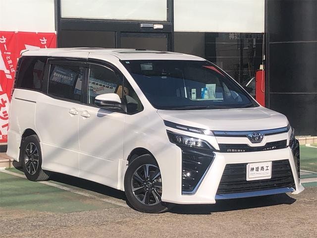 Toyota VOXY 2020 — фото автомобиля 1
