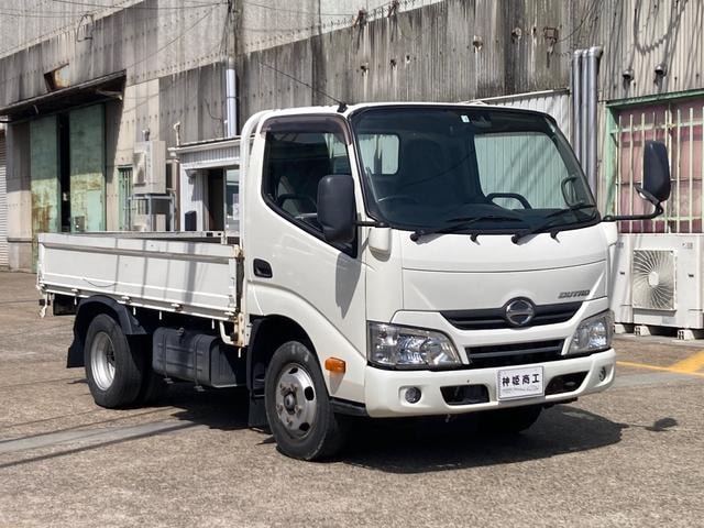 Hino DUTRO 2017 — фото автомобиля 1