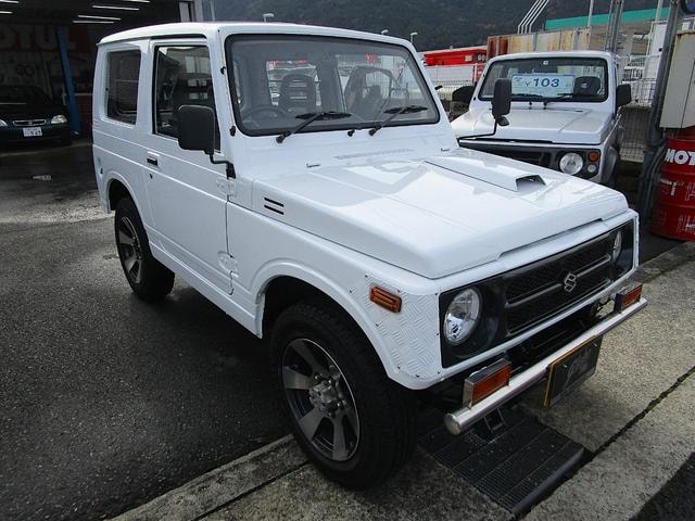 Suzuki JIMNY 1995 — фото автомобиля 1