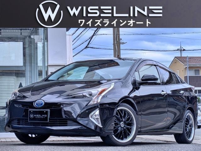 Toyota PRIUS 2016 — фото автомобиля 1