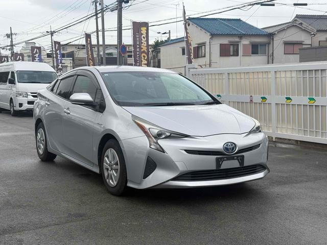 Toyota PRIUS 2016 — фото автомобиля 1