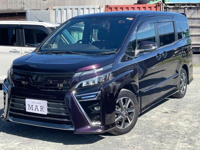 Toyota VOXY 2018 — фото автомобиля 1