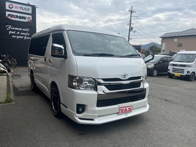 Toyota HIACE VAN 2023 — фото автомобиля 1