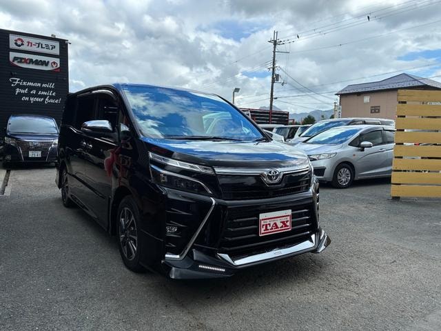Toyota VOXY 2021 — фото автомобиля 1