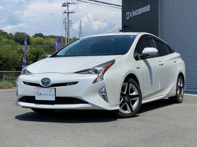 Toyota PRIUS 2016 — фото автомобиля 1