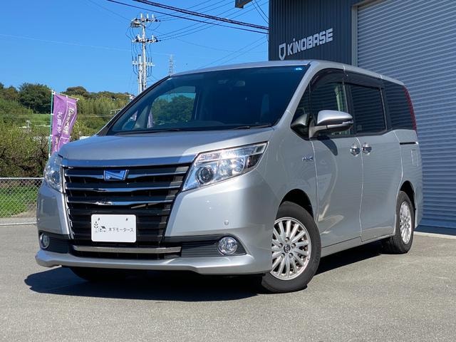 Toyota NOAH 2017 — фото автомобиля 1