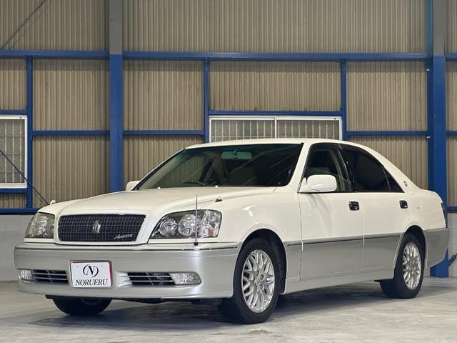 Toyota CROWN 2001 — фото автомобиля 1