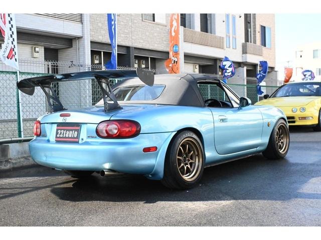 Mazda ROADSTER 2001 — фото автомобиля 1