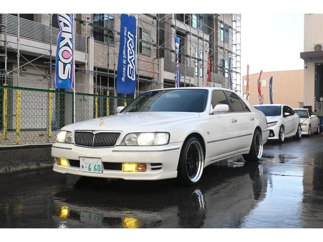 Nissan CIMA 2000 — фото автомобиля 1