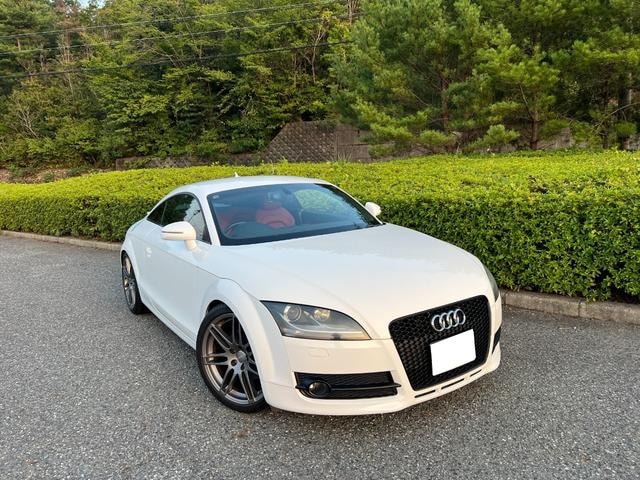 Audi TT COUPE 2010 — фото автомобиля 1