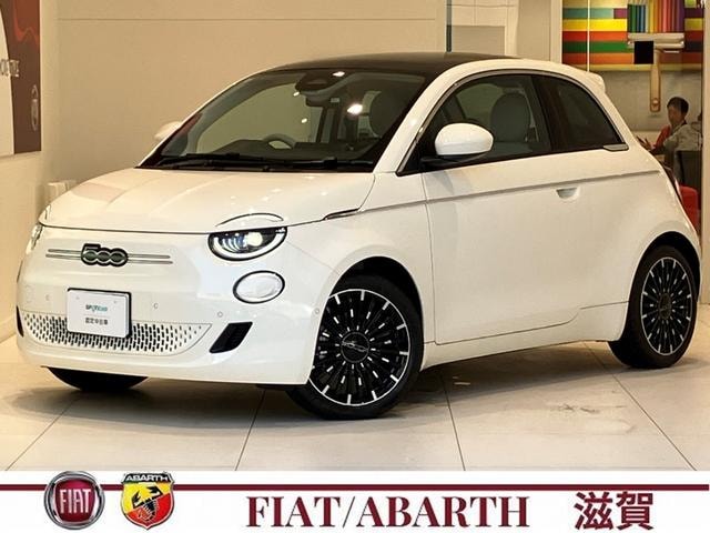 Fiat 500e 2026 — фото автомобиля 1