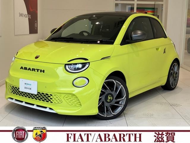 Abarth 500E 2023 — фото автомобиля 1