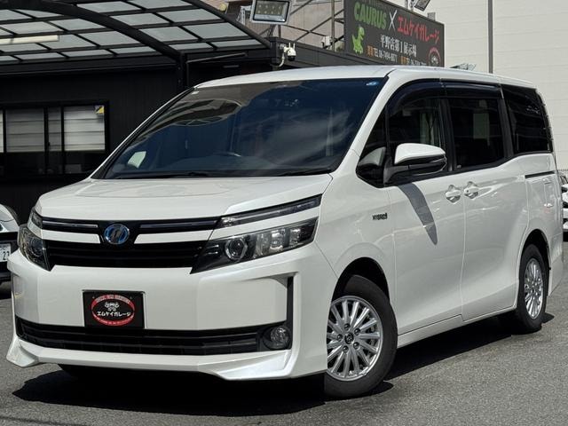 Toyota VOXY 2015 — фото автомобиля