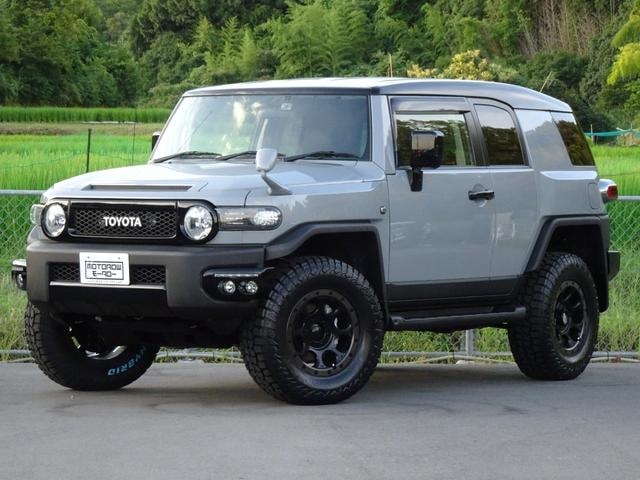Toyota FJ CRUISER 2014 — фото автомобиля
