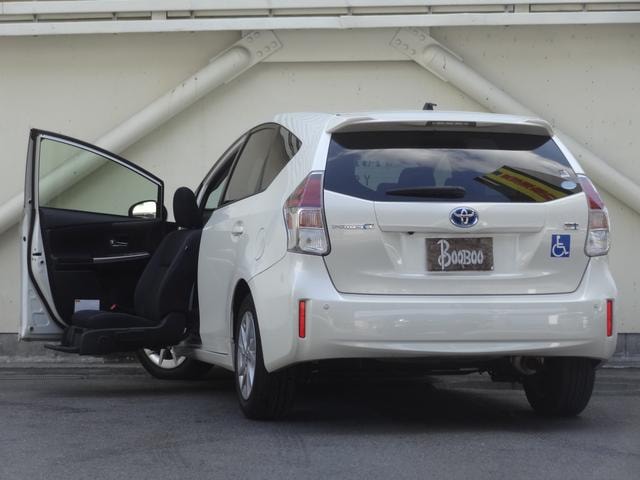 Toyota PRIUS ALPHA 2015 — фото автомобиля 1