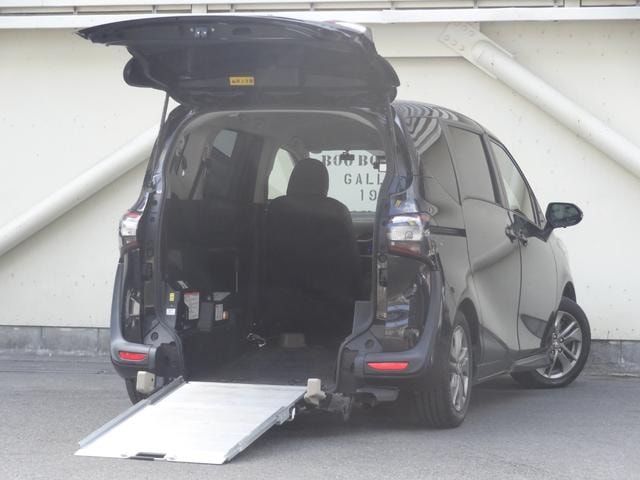 Toyota SIENTA 2015 — фото автомобиля 1