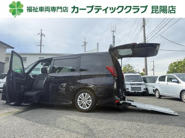 Toyota NOAH 2024 — фото автомобиля 1
