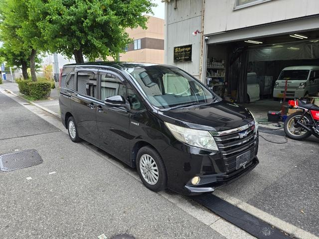 Toyota NOAH 2015 — фото автомобиля 1
