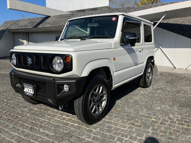 Suzuki JIMNY 2018 — фото автомобиля 1