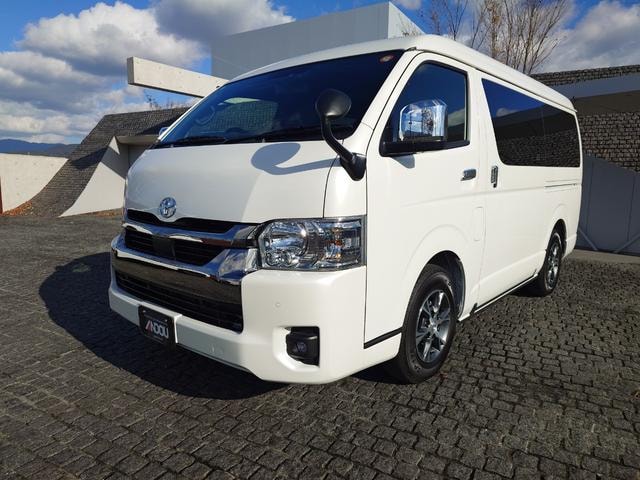 Toyota HIACE VAN 2025 — фото автомобиля 1