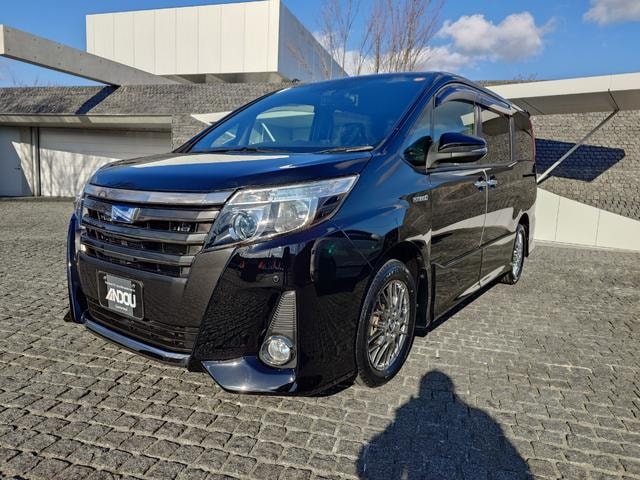 Toyota NOAH 2016 — фото автомобиля 1