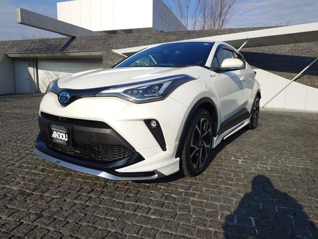 Toyota C-HR 2020 — фото автомобиля 1