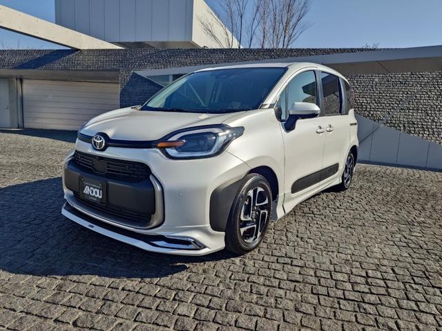 Toyota SIENTA 2025 — фото автомобиля