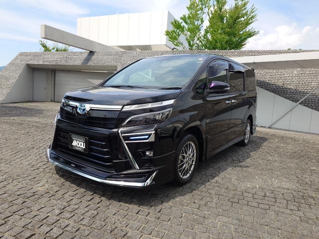 Toyota VOXY 2021 — фото автомобиля 1