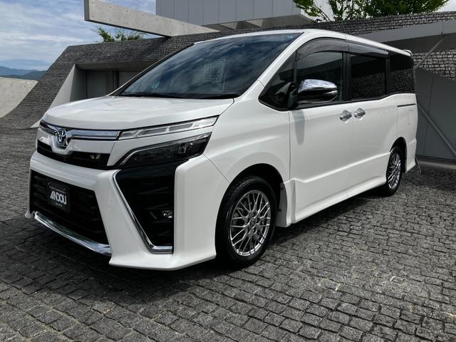Toyota VOXY 2021 — фото автомобиля 1