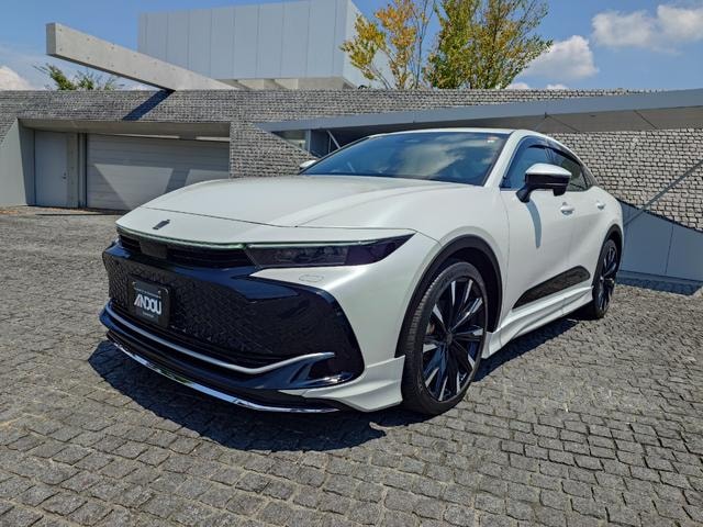 Toyota CROWN CROSSOVER 2023 — фото автомобиля 1