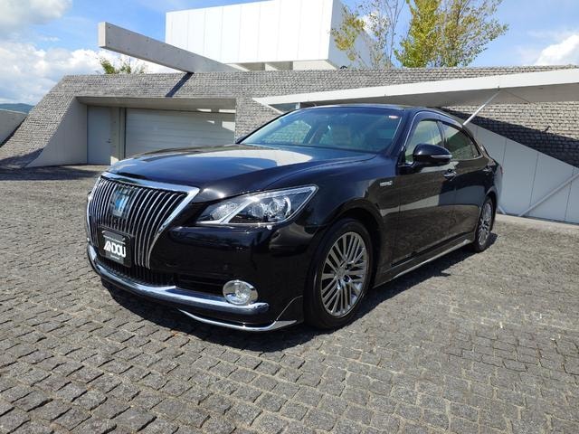 Toyota CROWN MAJESTA 2013 — фото автомобиля