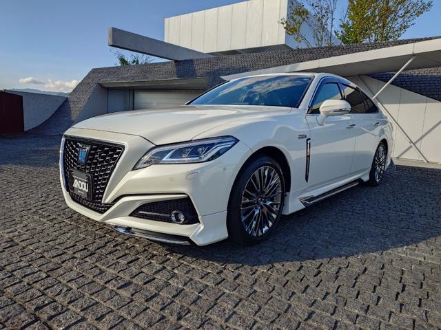 Toyota CROWN HYBRID 2020 — фото автомобиля