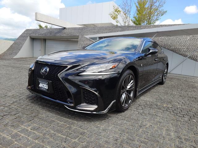 Lexus LS 2017 — фото автомобиля 1