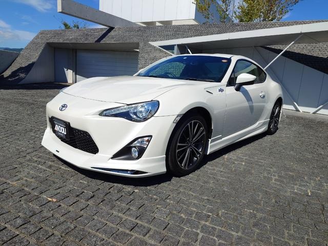 Toyota 86 2024 — фото автомобиля 1