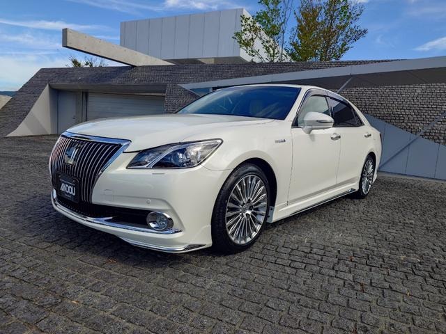 Toyota CROWN MAJESTA 2013 — фото автомобиля