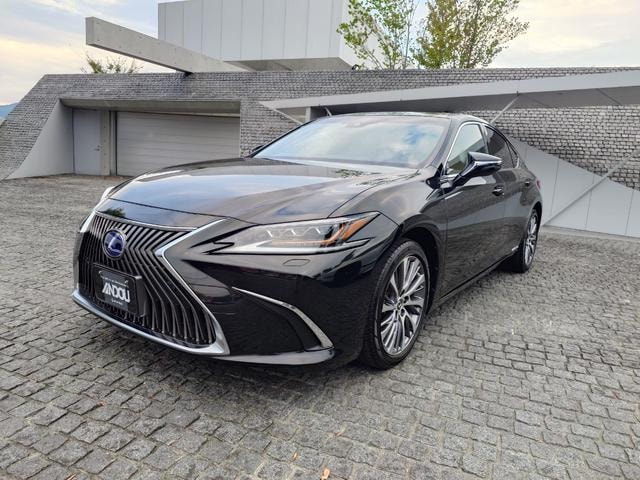 Lexus ES 2019 — фото автомобиля 1