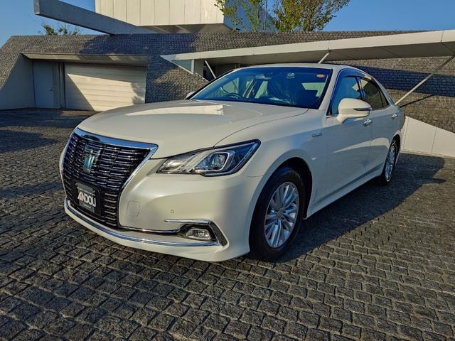 Toyota CROWN HYBRID 2017 — фото автомобиля