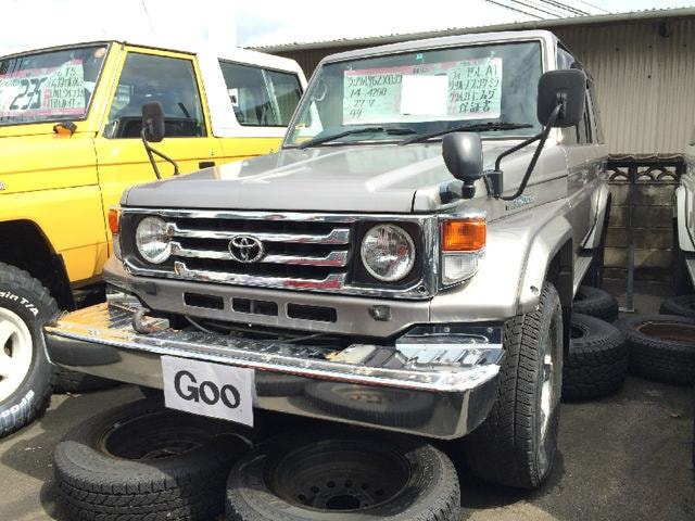 Toyota LAND CRUISER 70 2002 — фото автомобиля