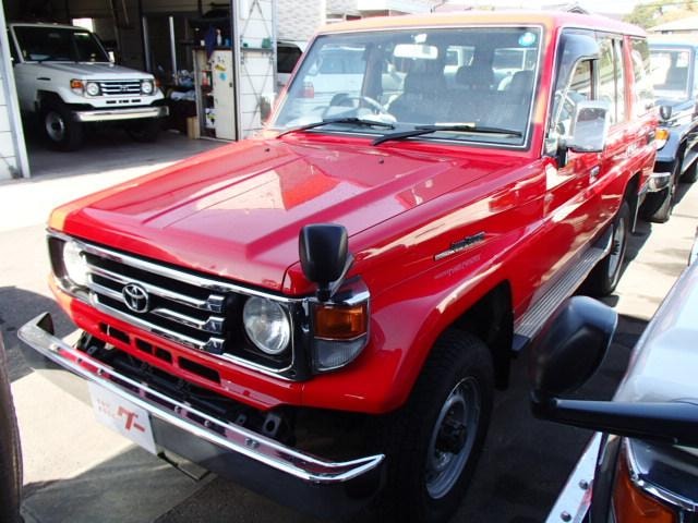 Toyota LAND CRUISER 70 2003 — фото автомобиля