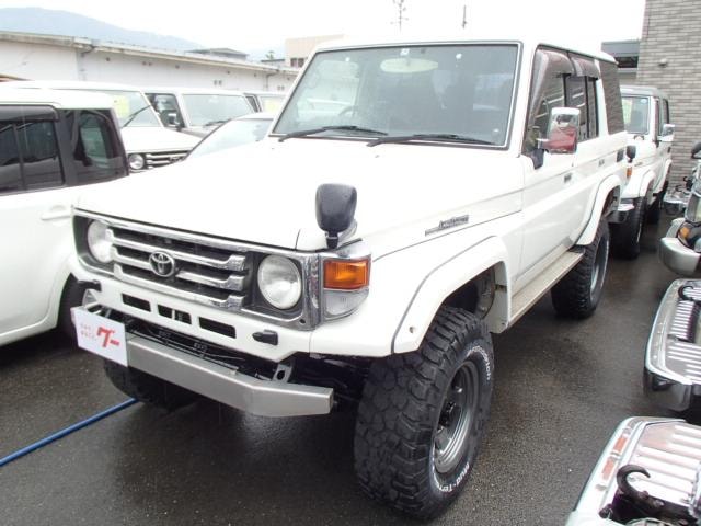 Toyota LAND CRUISER 70 2003 — фото автомобиля