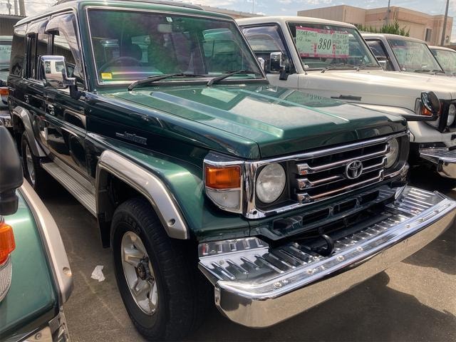 Toyota LAND CRUISER 70 2003 — фото автомобиля