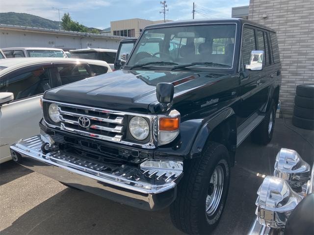 Toyota LAND CRUISER 70 2000 — фото автомобиля