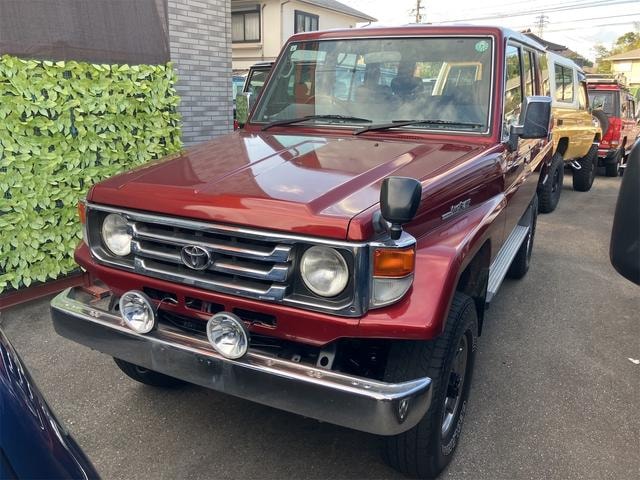 Toyota LAND CRUISER 70 2003 — фото автомобиля