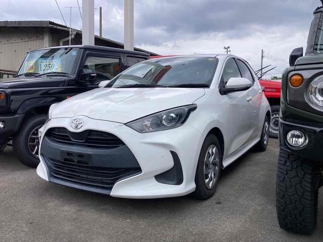 Toyota YARIS 2021 — фото автомобиля