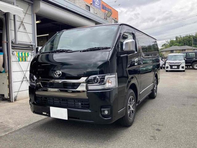 Toyota HIACE VAN 2026 — фото автомобиля 1