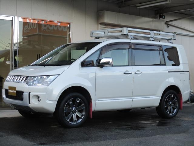 Mitsubishi DELICA D:5 2017 — фото автомобиля