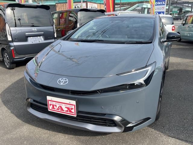Toyota PRIUS 2023 — фото автомобиля 1